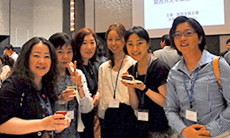約200人の卒業生でにぎわった、関西支部初の同窓会「関西外大卒業生 Reunion」